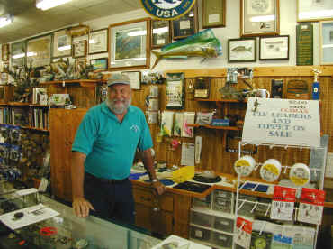 flystore.jpg (6694 bytes)